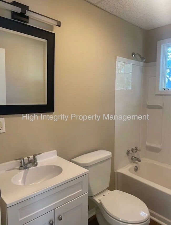 Primary Photo - 212 Crete Ave