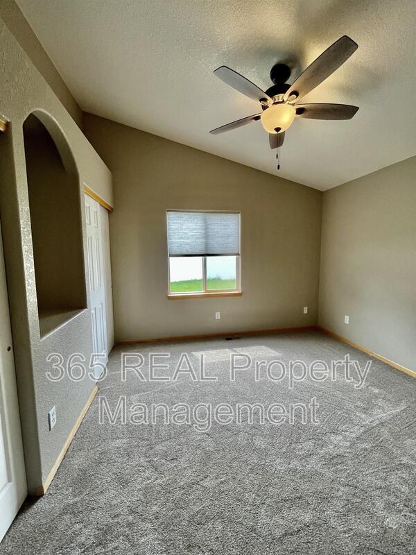 Building Photo - 3415 Syrah St