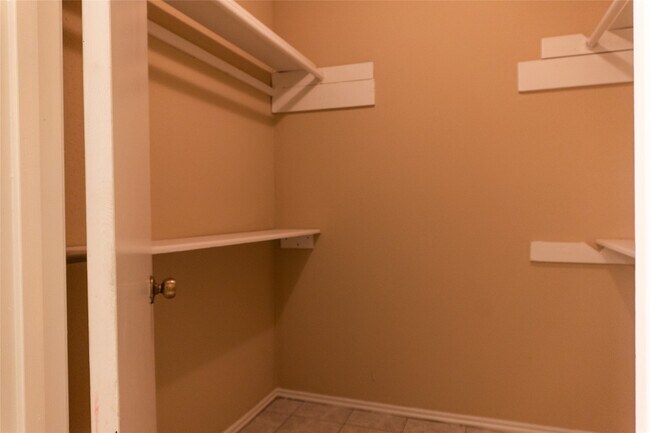Building Photo - 8643 Causeway Dr