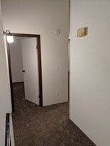 Building Photo - 2115 Pleasanton St