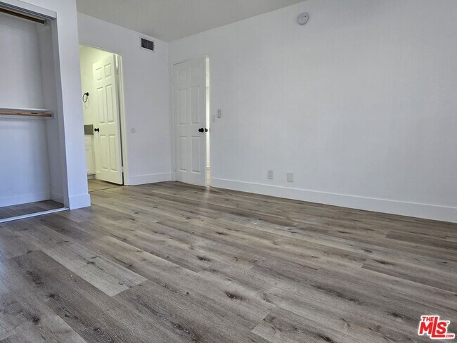 Building Photo - 1811 Malcolm Ave