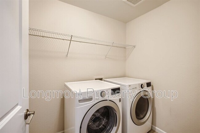 Building Photo - 679 Stonebridge Dr