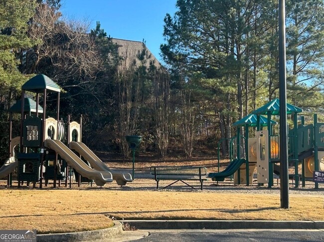 Building Photo - 61 Longwood Ct