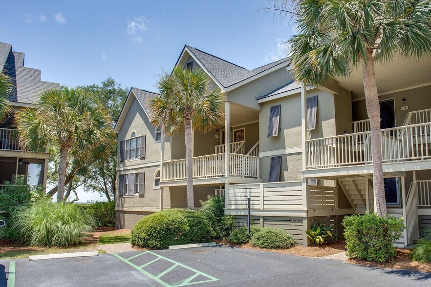 Building Photo - 2106 Landfall Way