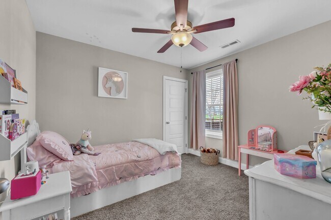 Building Photo - 516 Castle Pinckney Ln
