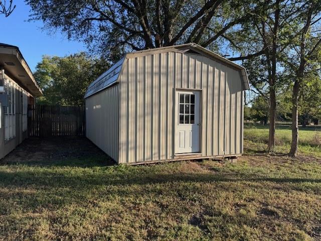 Building Photo - 945 E Fairview St