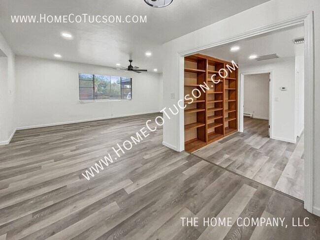 Building Photo - 239 S Placita Aldaco