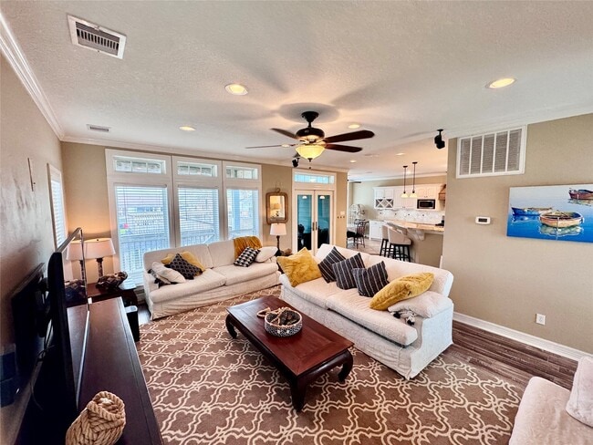 Building Photo - 1177 Sailfish St