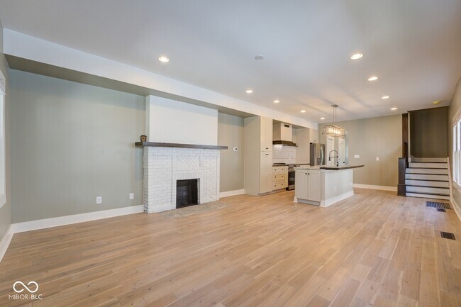 Building Photo - 2832 N Park Ave