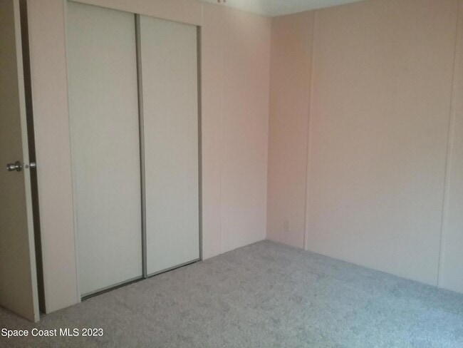 Building Photo - 1609 Ridge Dr