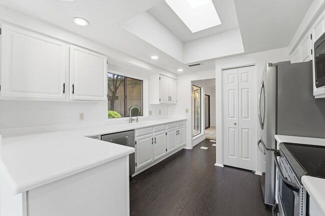 Building Photo - Welcome to this stunning 3-bedroom, 2-bathroom home in the heart of Scottsdale, AZ *RENT SPECIAL*