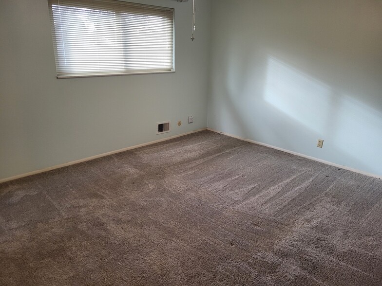 Building Photo - 10470 Romblon Way