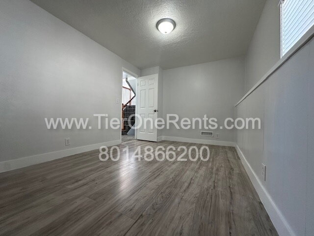 Building Photo - NO DEPOSIT option available for qualified ...
