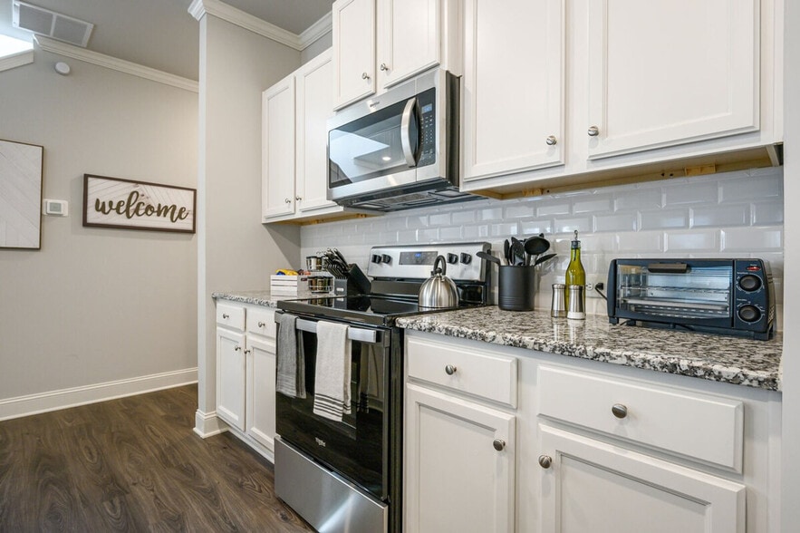 Building Photo - 2059 Pinnacle Walk