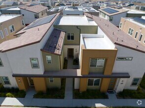 Building Photo - "Spacious 3-Bedroom Townhouse Retreat in P...