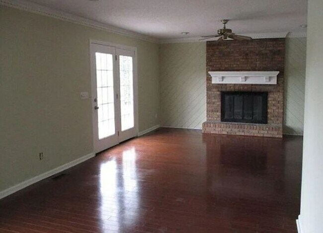 Building Photo - 126 S Village Rd