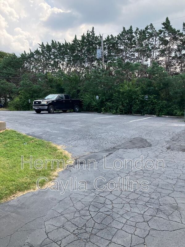 Building Photo - 7406 Olian Dr
