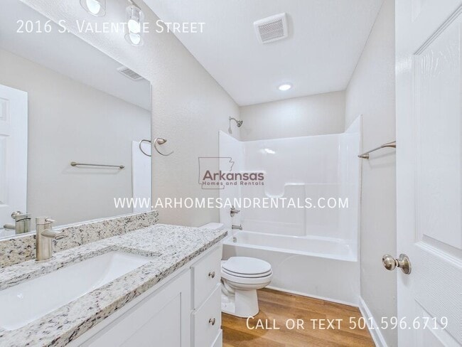 Building Photo - 2016 S Valentine St