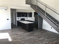 Building Photo - 336