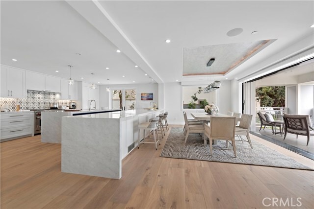 Building Photo - 450 Cliff Dr