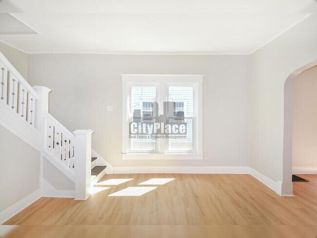 Building Photo - 3027 Boulevard Pl