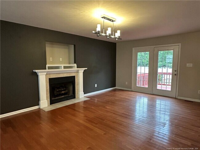 Building Photo - 3679 Pioneer Dr