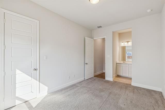 Building Photo - 3300 Honey Suckle Ln