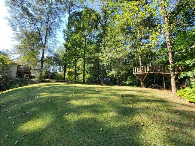 Building Photo - 363 Indian Hills Trail