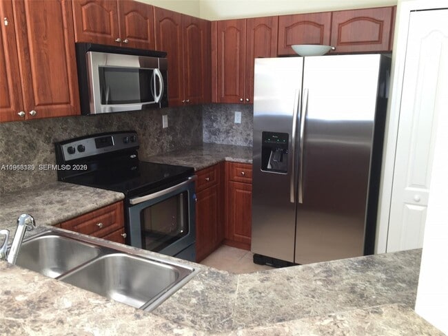 Building Photo - 14962 SW 23rd Way