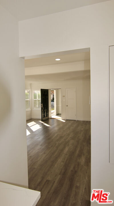 Building Photo - 926 S Holt Ave