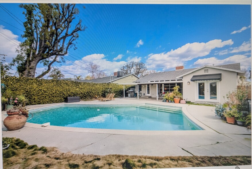 Pool - 6029 Greenbush Ave