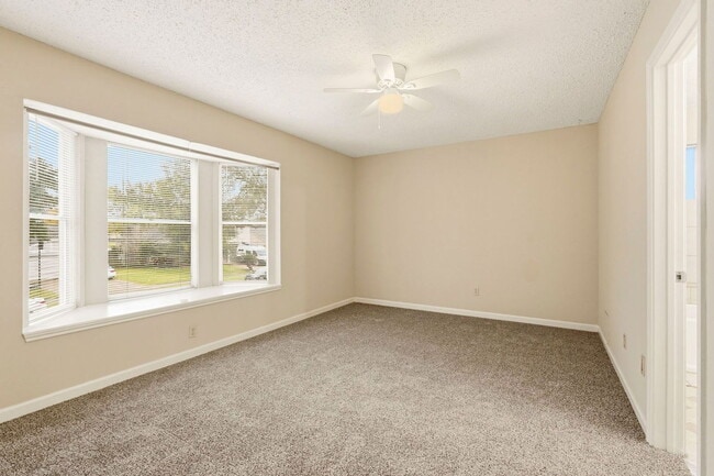 Building Photo - 16623 Red Gully Dr