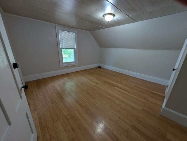 Building Photo - 258 Essex St