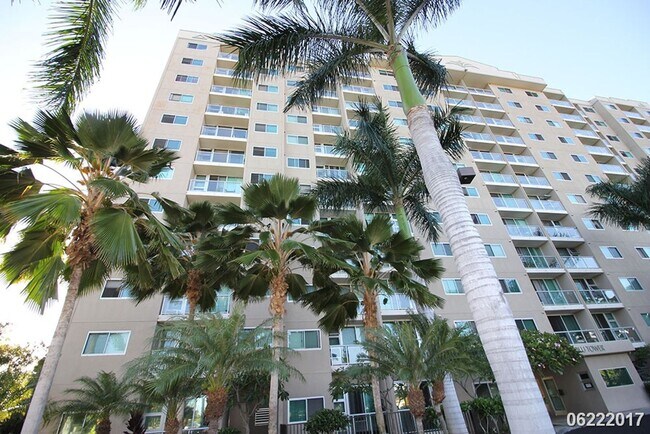 Building Photo - 3BR/1BA IN SECURED BLDG (Pets Negotiable) PLANTATION TOWN APTS (Waipahu)