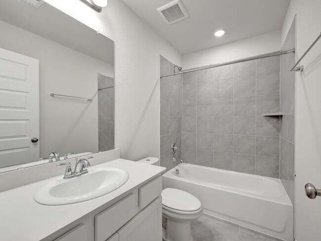 Building Photo - 18738 Timber Gln Dr