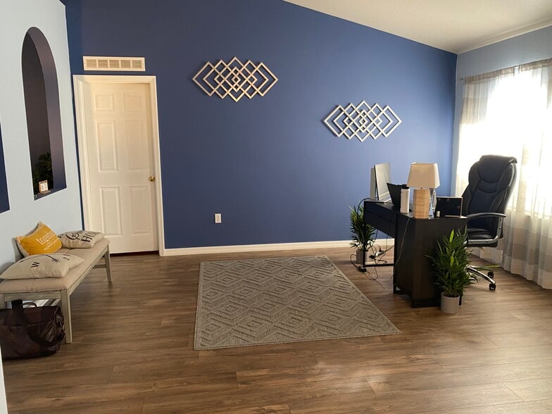 Building Photo - 4600 Tarrega St