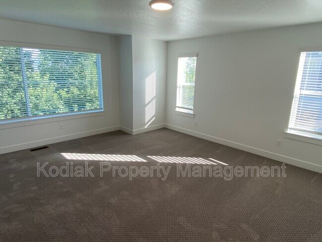 Building Photo - 1158 N 1880 W