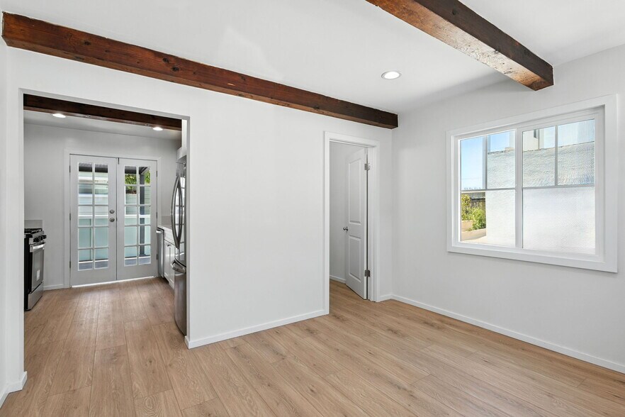 Building Photo - 24 3rd Ct