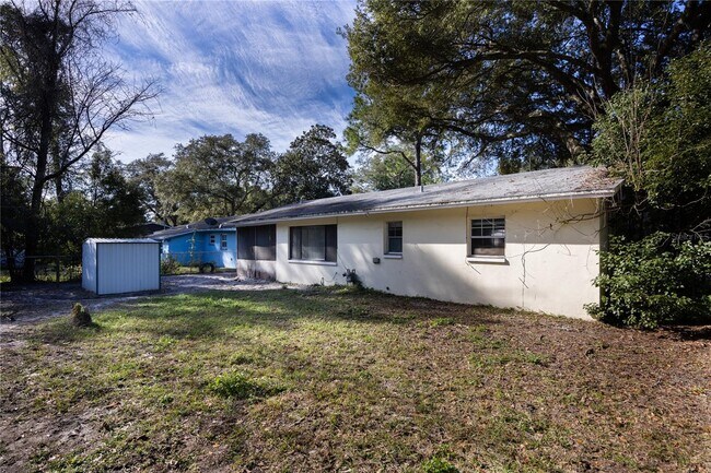 Building Photo - 1135 NE 24th Terrace