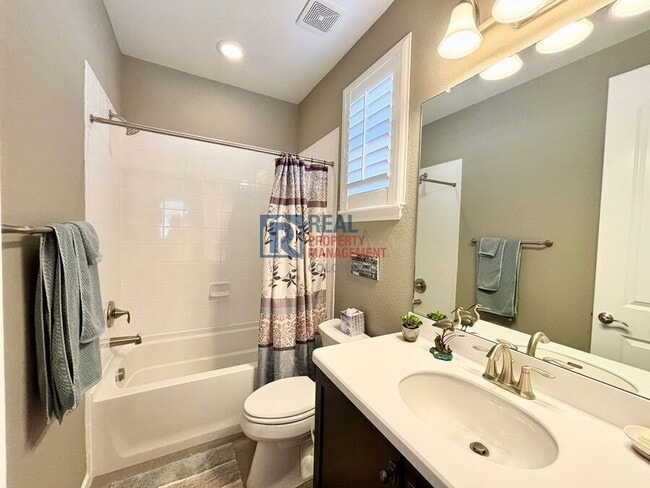 Building Photo - 873 Woodgate Dr