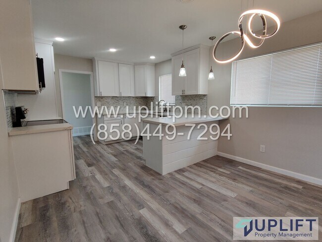 Building Photo - 3BR/2BA RENOVATED HOME w/ BEAUTIFUL VIEW, ...