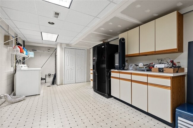 Building Photo - 302 Kingsberry Cir