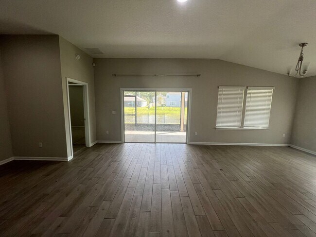 Building Photo - Great home in a gated community