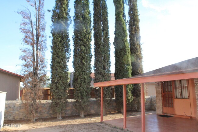 Building Photo - 1740 Sammy Davis Pl
