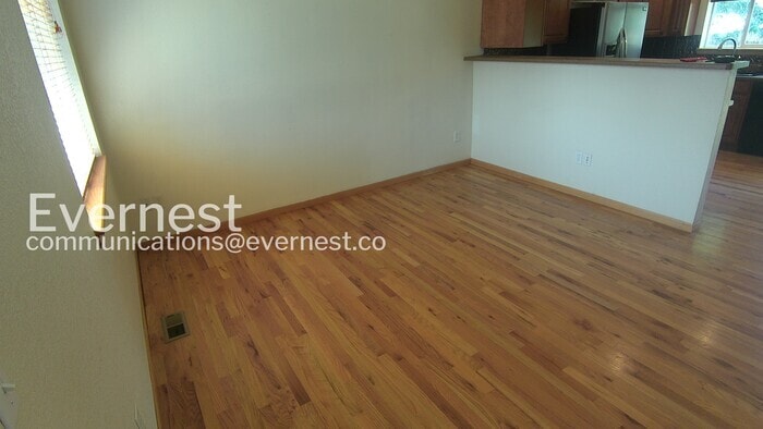 Building Photo - 250 Opal Ct