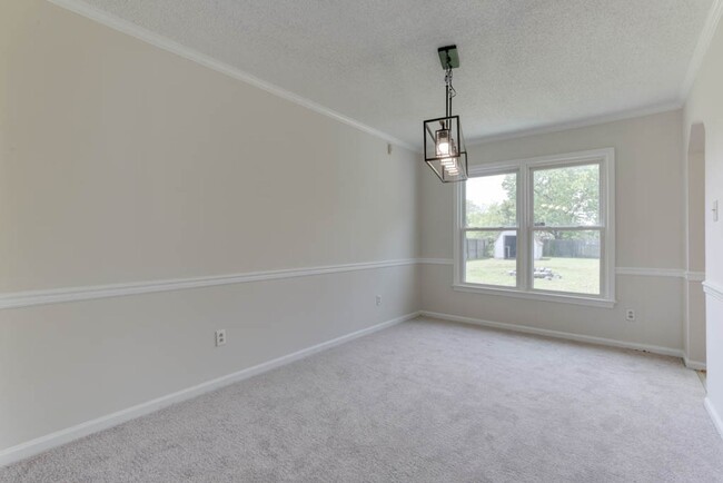 Building Photo - 1121 Nipigon Ct