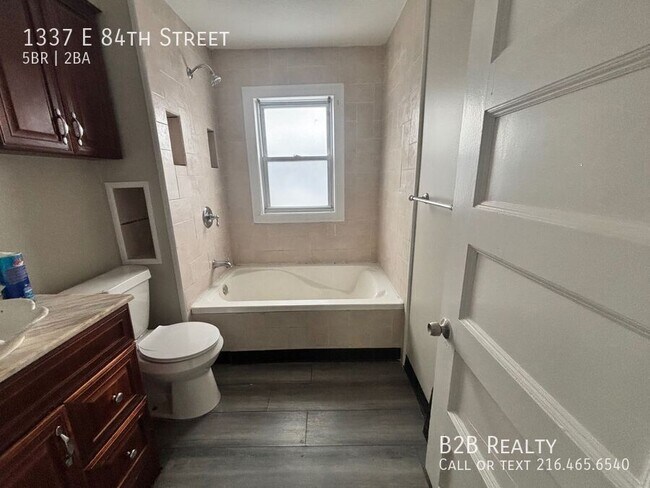 Building Photo - 1337 E 84th St