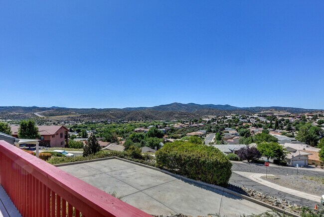Building Photo - Large 3 bedroom 2 bathroom home in Prescott