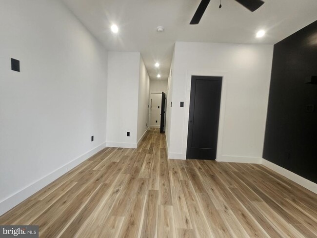 Building Photo - 1250 N 18th St