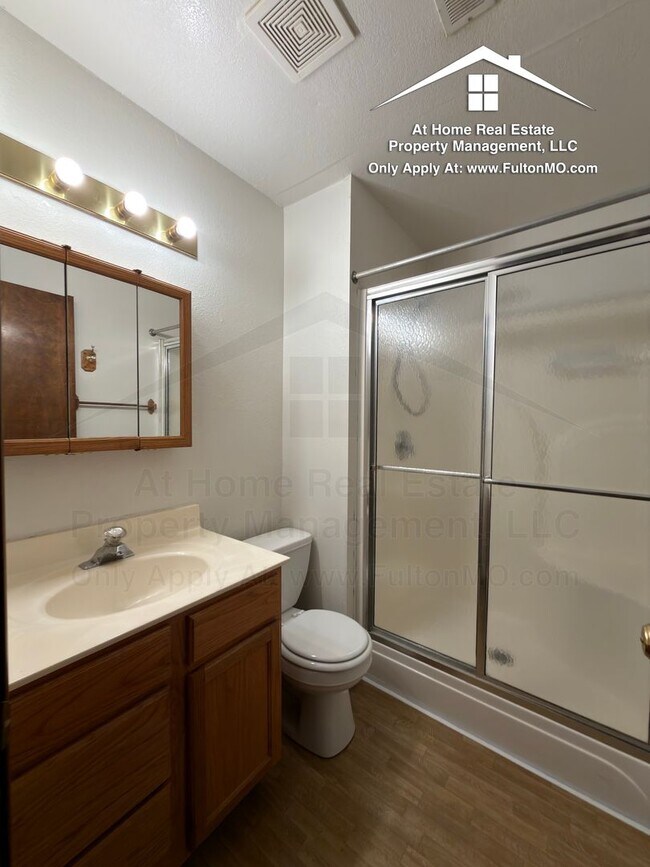 Building Photo - Sabre Circle 497–499 Duplex